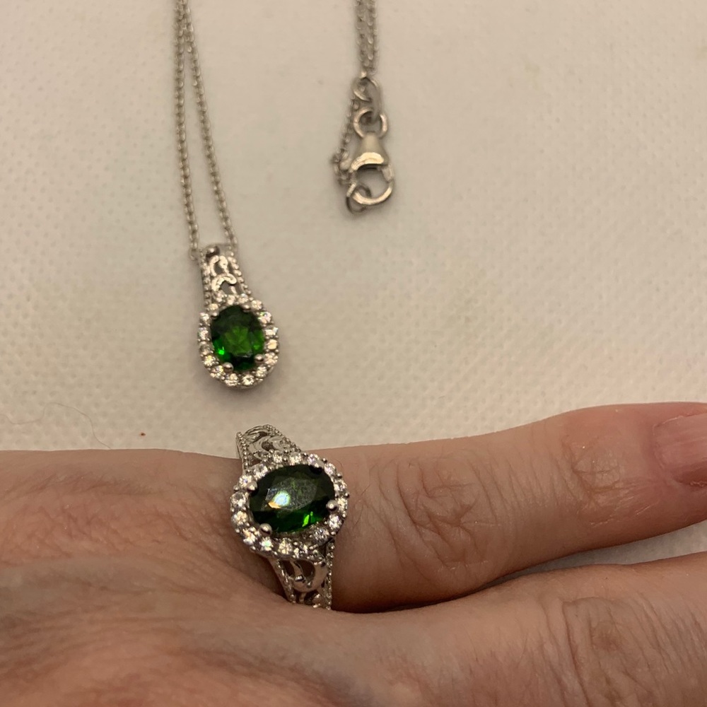RUSSIAN DIOPSIDE, ZIRCON RING AND PENDANT - Picture 5 of 8